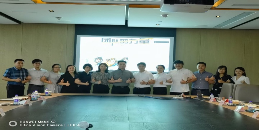 劉宗棠董事長回顧了業(yè)務(wù)部近半年來取得的成果，結(jié)合迎接“3216”戰(zhàn)略計(jì)劃的理念，高度贊譽(yù)迎接“3216”戰(zhàn)略計(jì)劃的決策